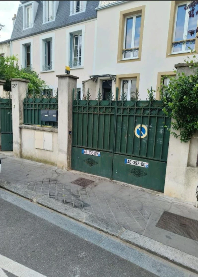 Rénovation extérieure avec installation de portail et clôture métalliques
